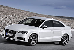 Audi A3 Limousine - seitliche Frontansicht - Farbe Gletscherweiß