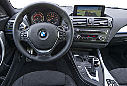 BMW Achtgang-Sportautomatik mit Schaltwippen am Lenkrad und Launch Control