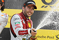 DTM - 2. Lauf - Brands Hatch - Mike Rockenfeller im Siegestaunmel