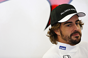 GP Australien - Rennen: Glück im Unglück: Alonso überstand einen schweren Unfall unverletzt