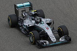 GP Bahrain - Qualifiyng:  Nico Rosberg im Mercedes steht hinter Lewis Hamilton in der Startaufstellung