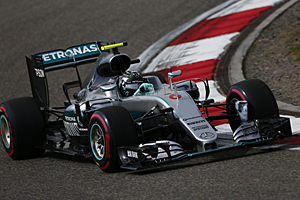 GP China- Qualifiyng:  Nico Rosberg im Mercedes steht hinter Lewis Hamilton in der Startaufstellung