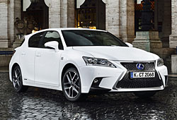 Lexus CT 200h - seitliche Frontansicht
