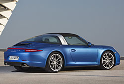 Porsche 911 Targa mit geschlossenem Dachteil