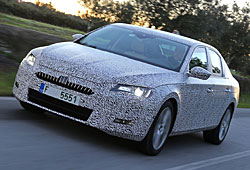 Skoda Superb im Tarnkleid