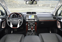 Toyota Land Cruiser - Cockpit