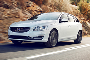 Volvo V60 Linje Svart, Außenfarbe Crystal-Weiß-Perleffekt