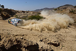 WRC 2015 - Rallye Mexiko Sébastien Ogier und Julien Ingrassia wirbeln viel Sand auf